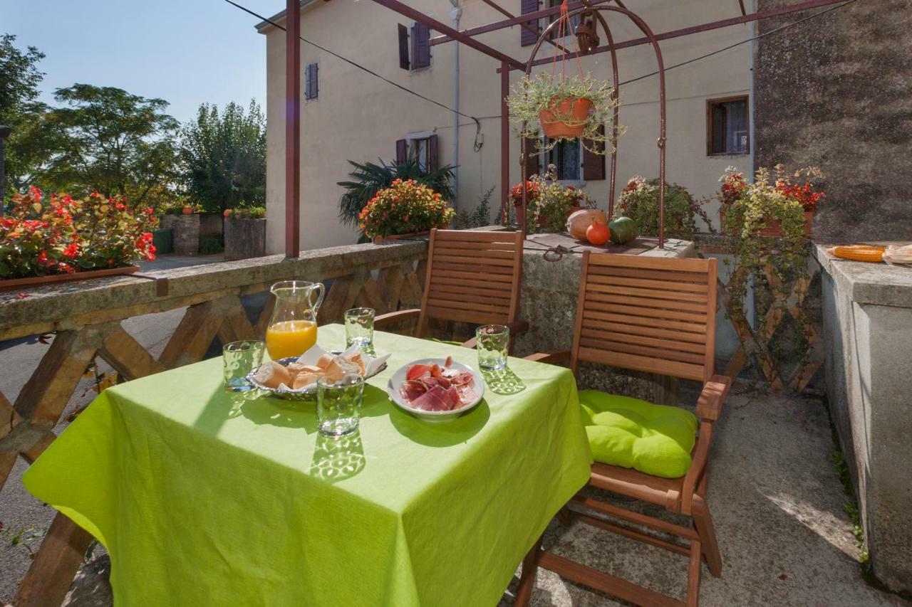 Rural Apartment Carolina Zrenj Exteriér fotografie